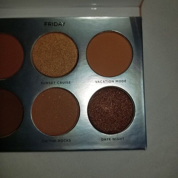 PÜR On Point Eyeshadow Palette - Friday - Picture 13 of 15